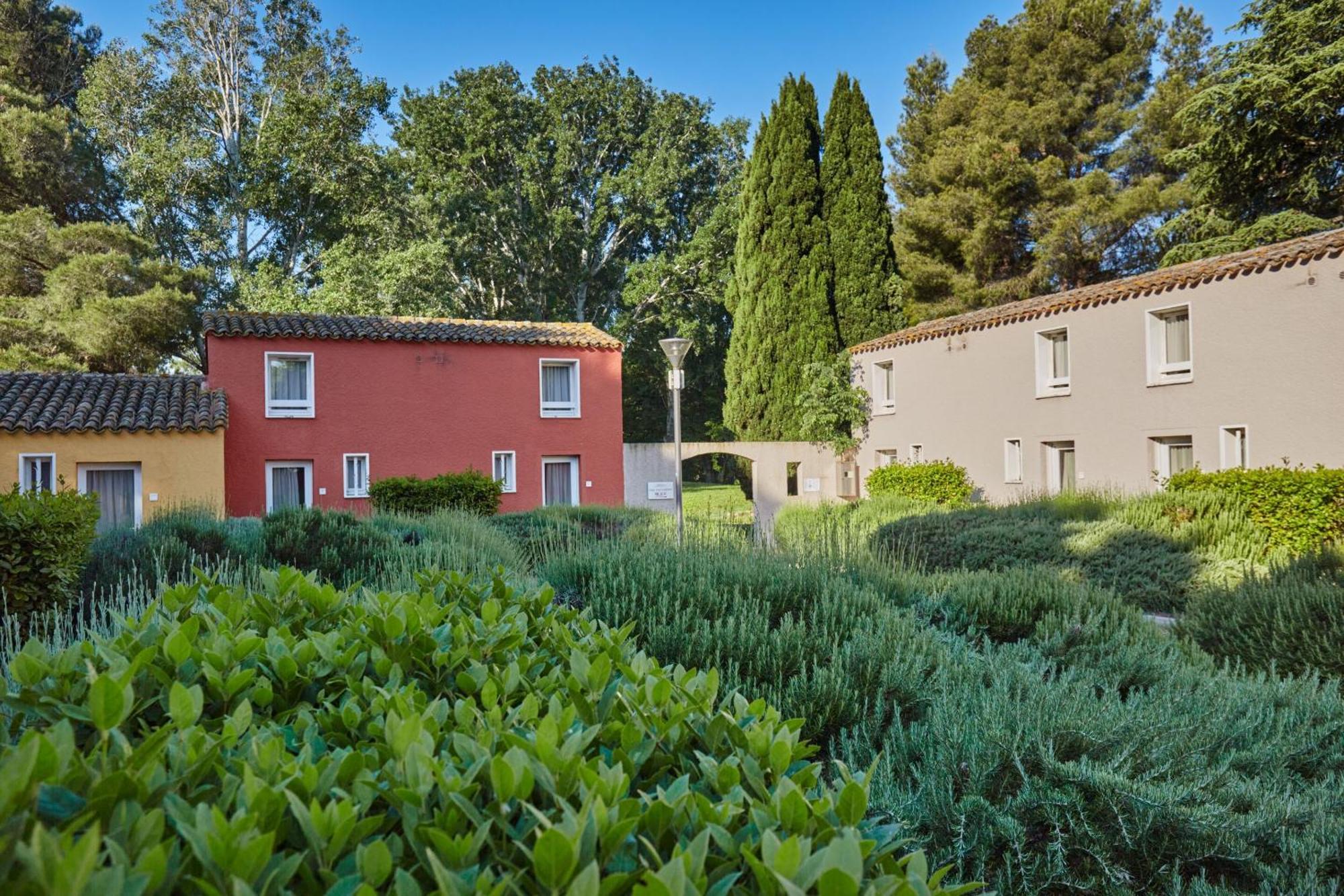 Residence Odalys Le Village Camarguais Les Gardians Арль Экстерьер фото