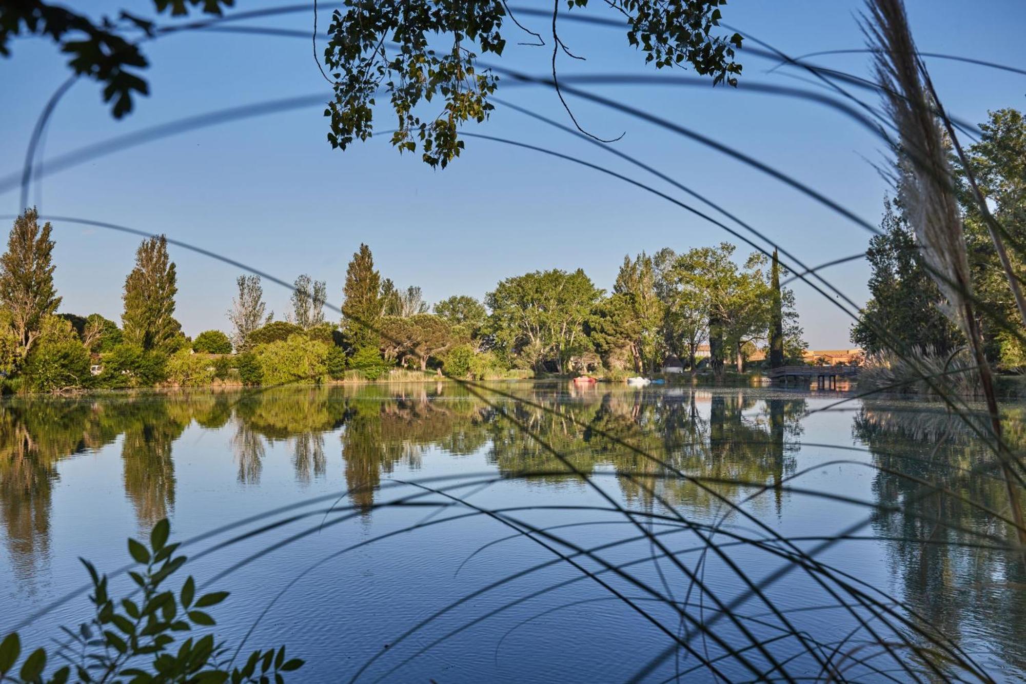 Residence Odalys Le Village Camarguais Les Gardians Арль Экстерьер фото