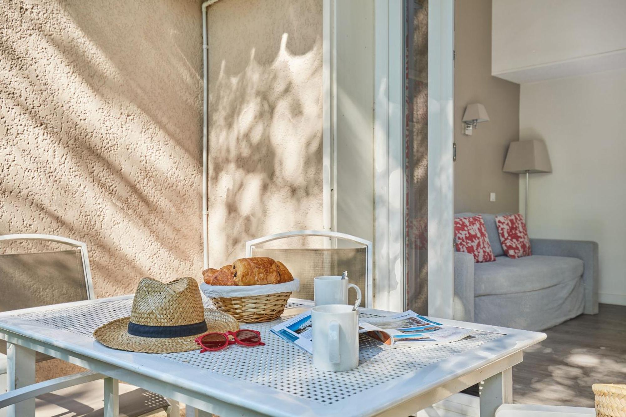Residence Odalys Le Village Camarguais Les Gardians Арль Экстерьер фото