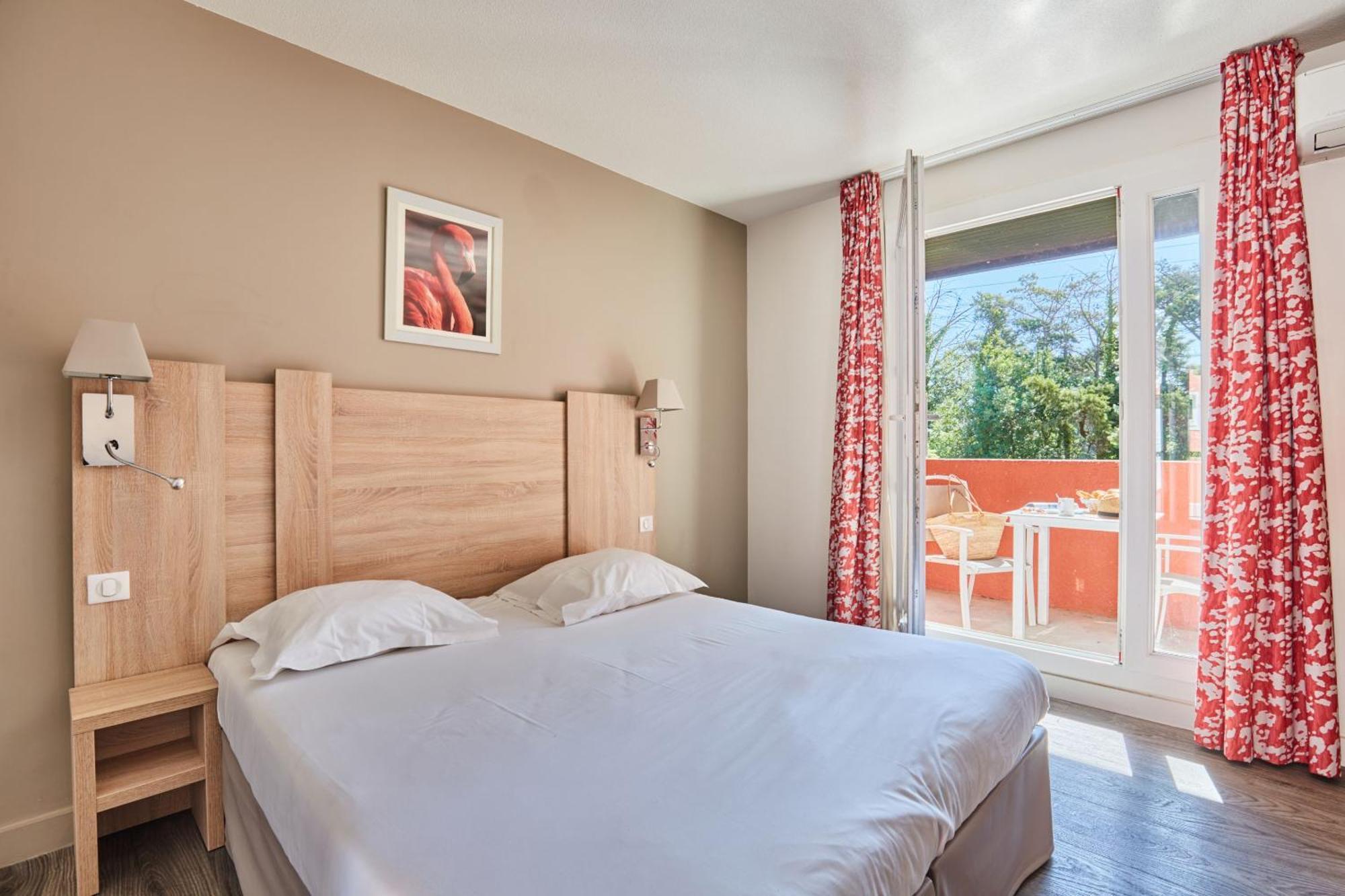 Residence Odalys Le Village Camarguais Les Gardians Арль Экстерьер фото